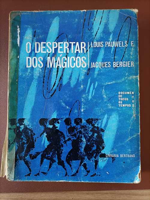 O despertar dos mágicos - Capa
